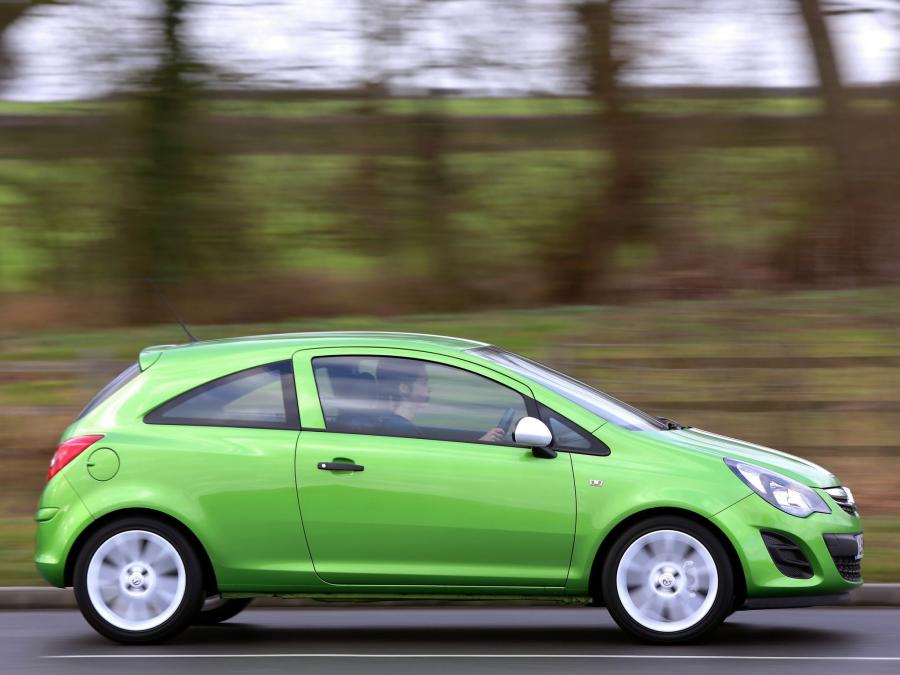  Vauxhall Corsa Sting 2013 года  (фото 5 из 18)
